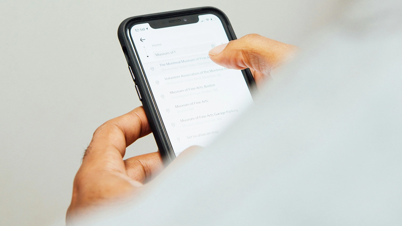 Apple potencia su negocio publicitario: incluirá anuncios pagados en sus mapas