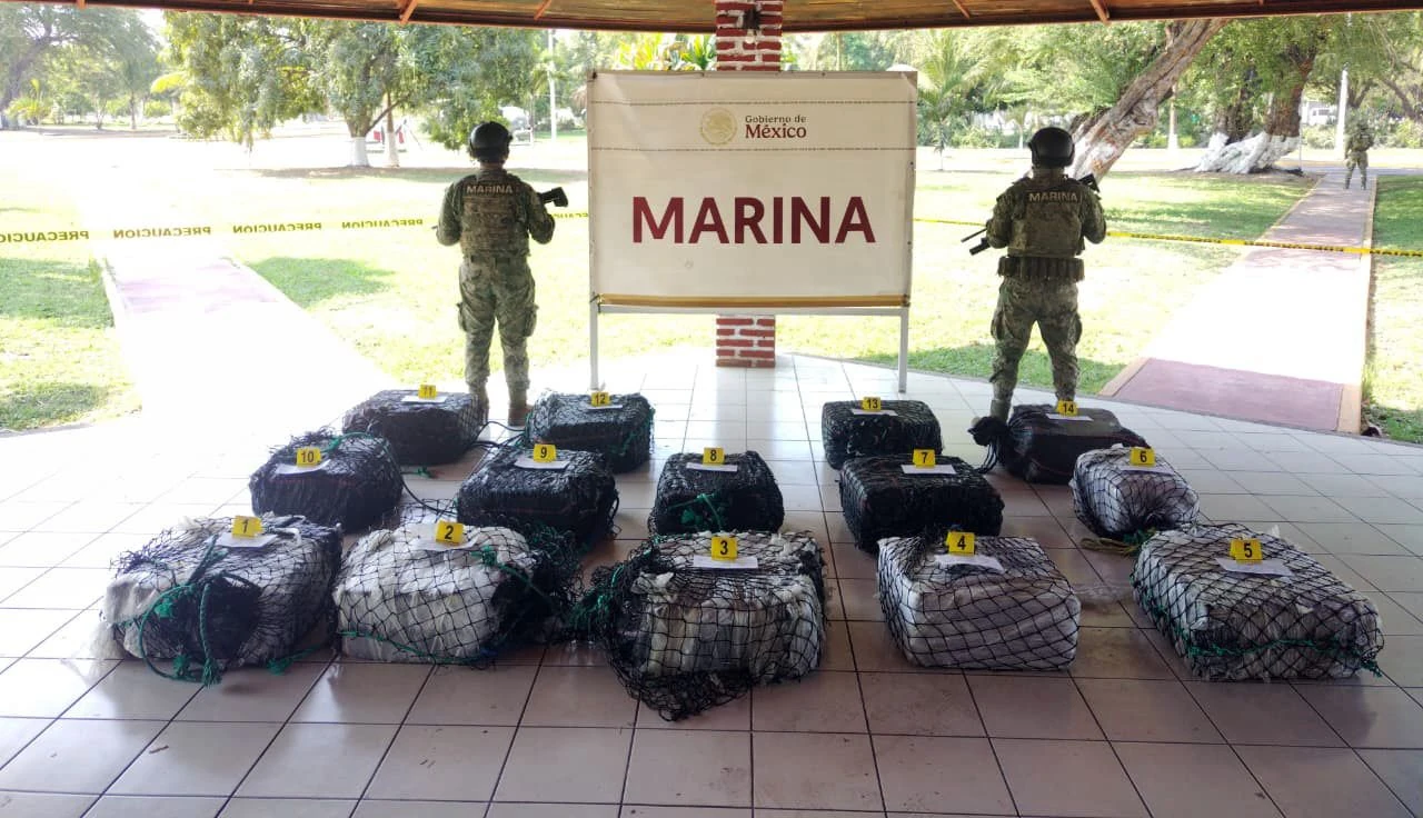 La Marina detiene a seis personas con 650 kilos de cocaína en el Pacífico