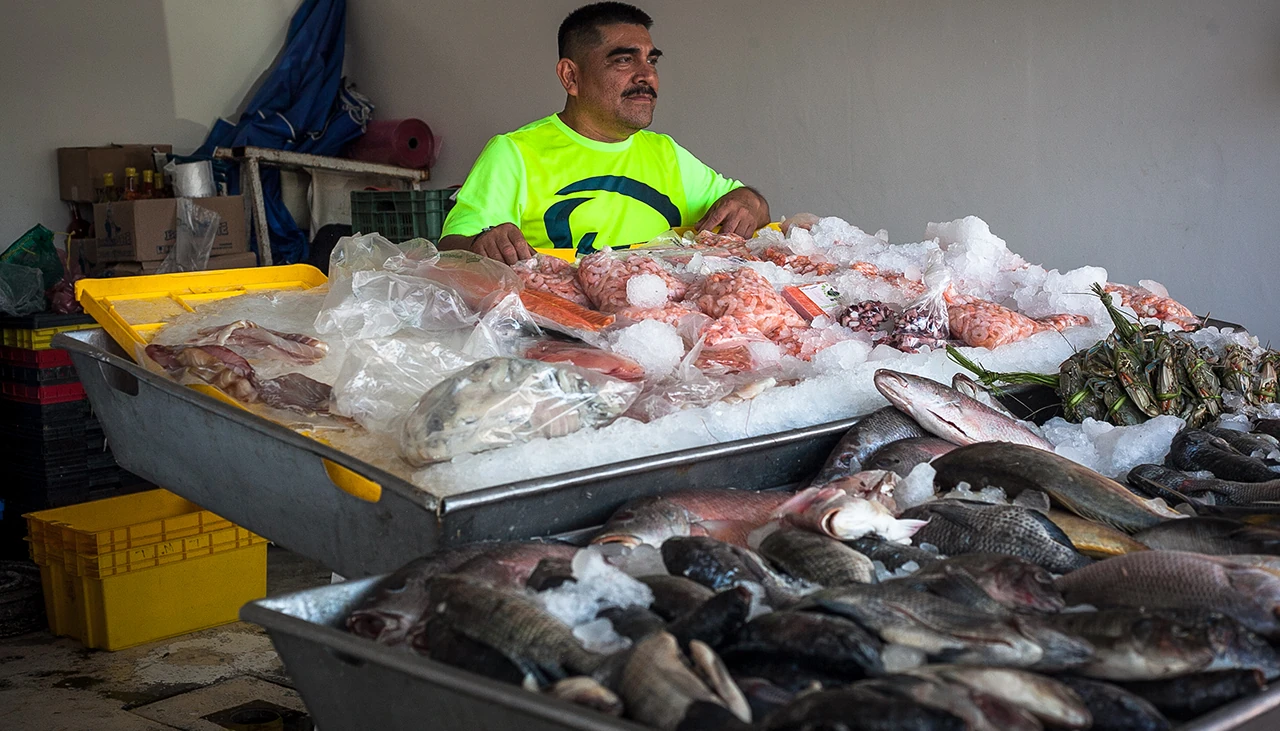 En México, tratan de sortear la inflación comprando en mercados en Semana Santa