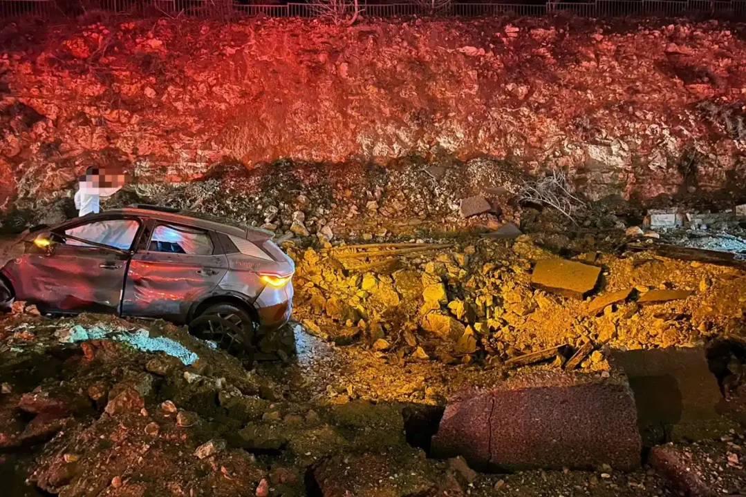 Cae misil iraní en carretera de Jerusalén y deja al menos seis heridos