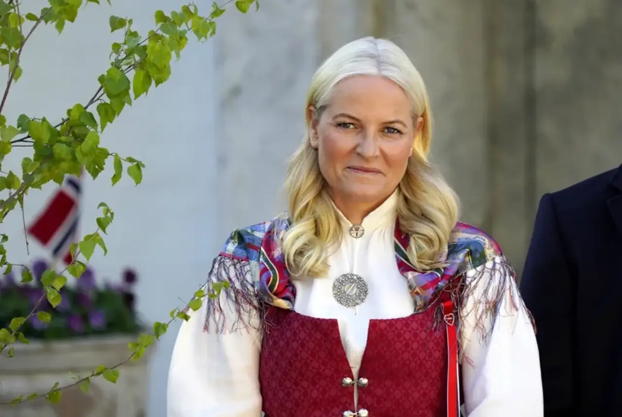 La princesa heredera de Noruega afirma haber sido ‘manipulada y engañada’ por Epstein