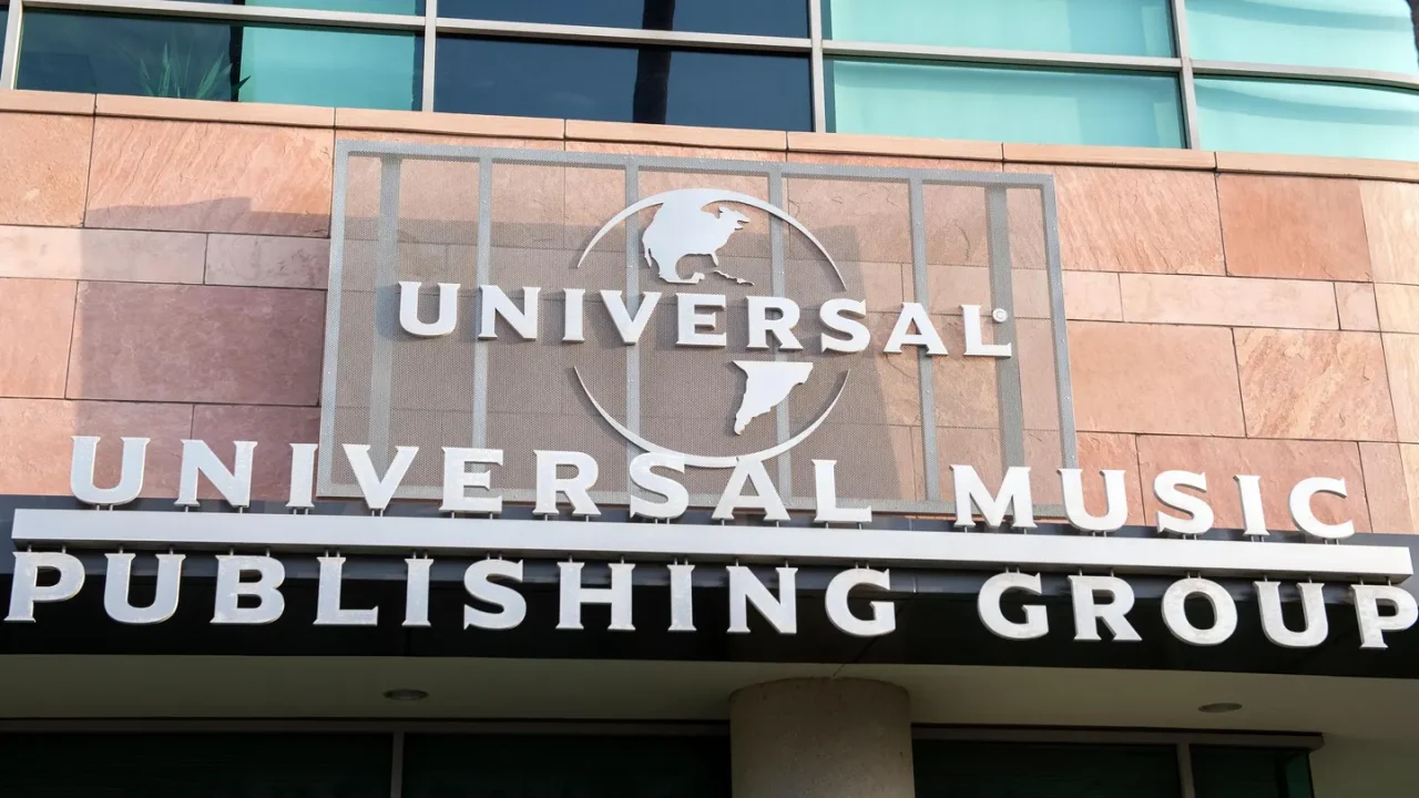 Acciones de Universal Music Group se disparan tras la oferta de compra del sello discográfico por parte de Pershing Square, la empresa de Bill Ackman