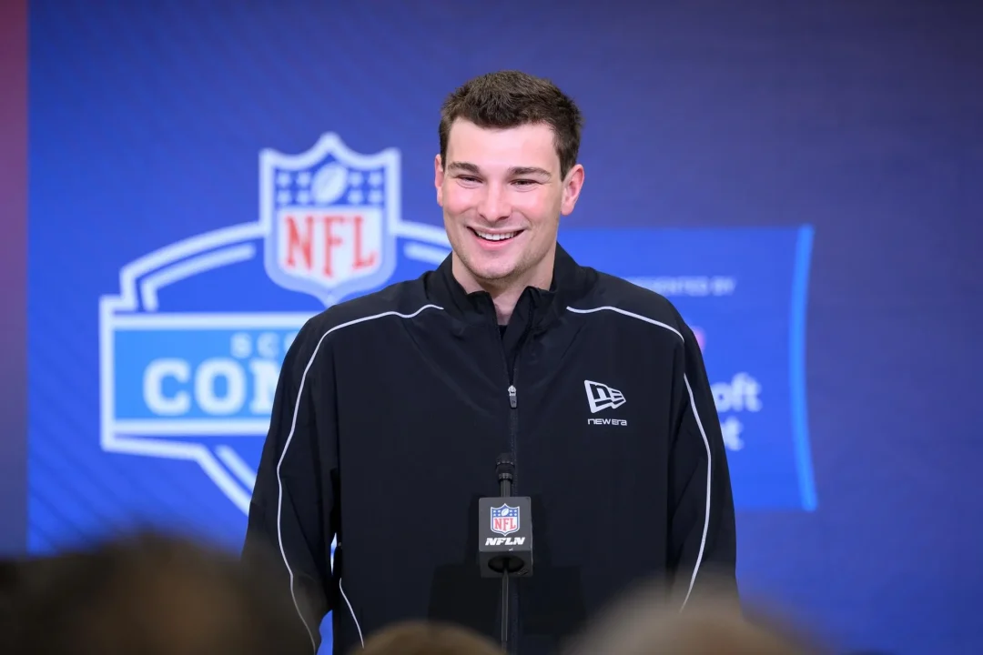 Fernando Mendoza, promesa del Draft de la NFL, firmaría el contrato de novato más grande de la historia