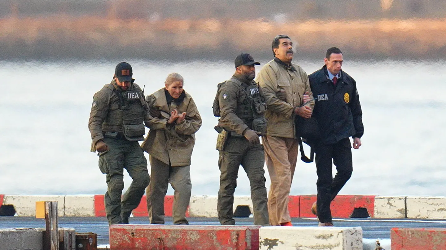 Acusan a soldado de EU de usar información clasificada de captura de Maduro para ganar 400,000 dólares