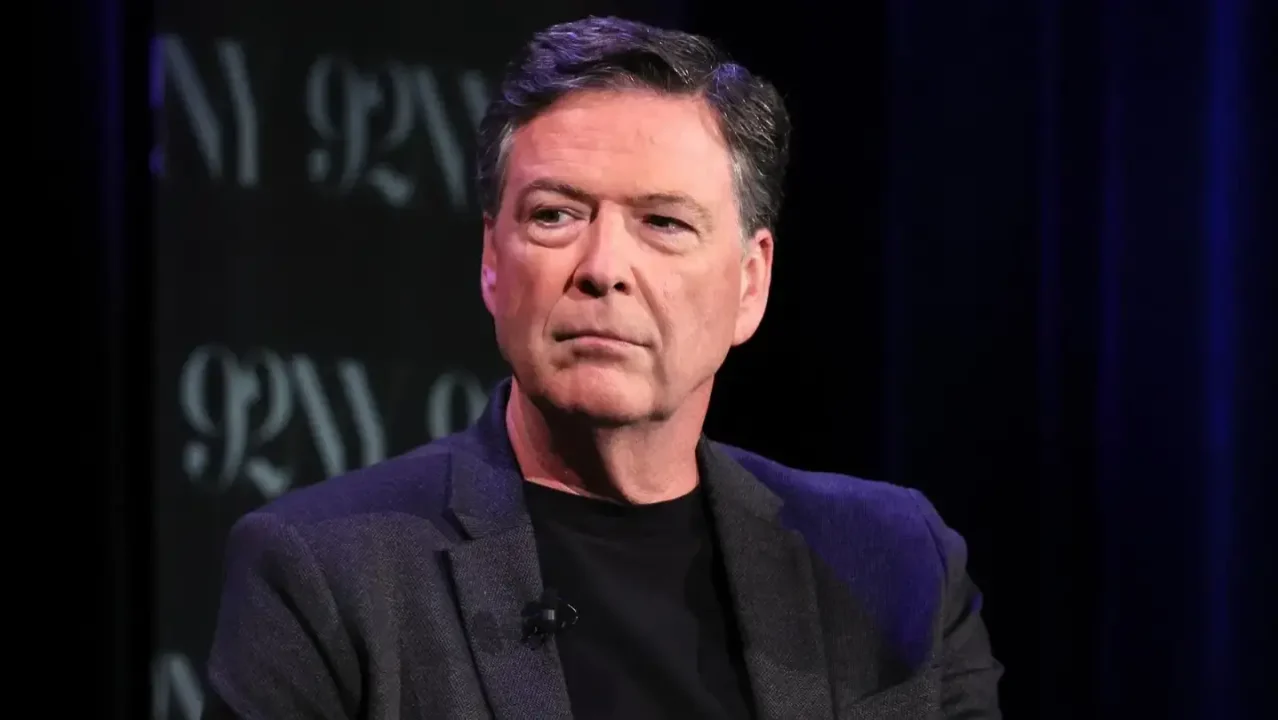 Departamento de Justicia acusa al exdirector del FBI por una publicación en Instagram con el número ’86 47′