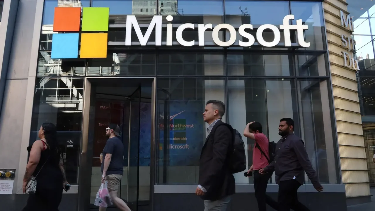 Microsoft lanza primer plan de compra de acciones para empleados: esto podrían recibir