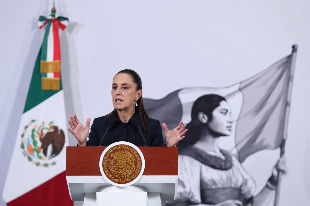 Sheinbaum informa que siguen trabajando para contener derrame de crudo en golfo de México