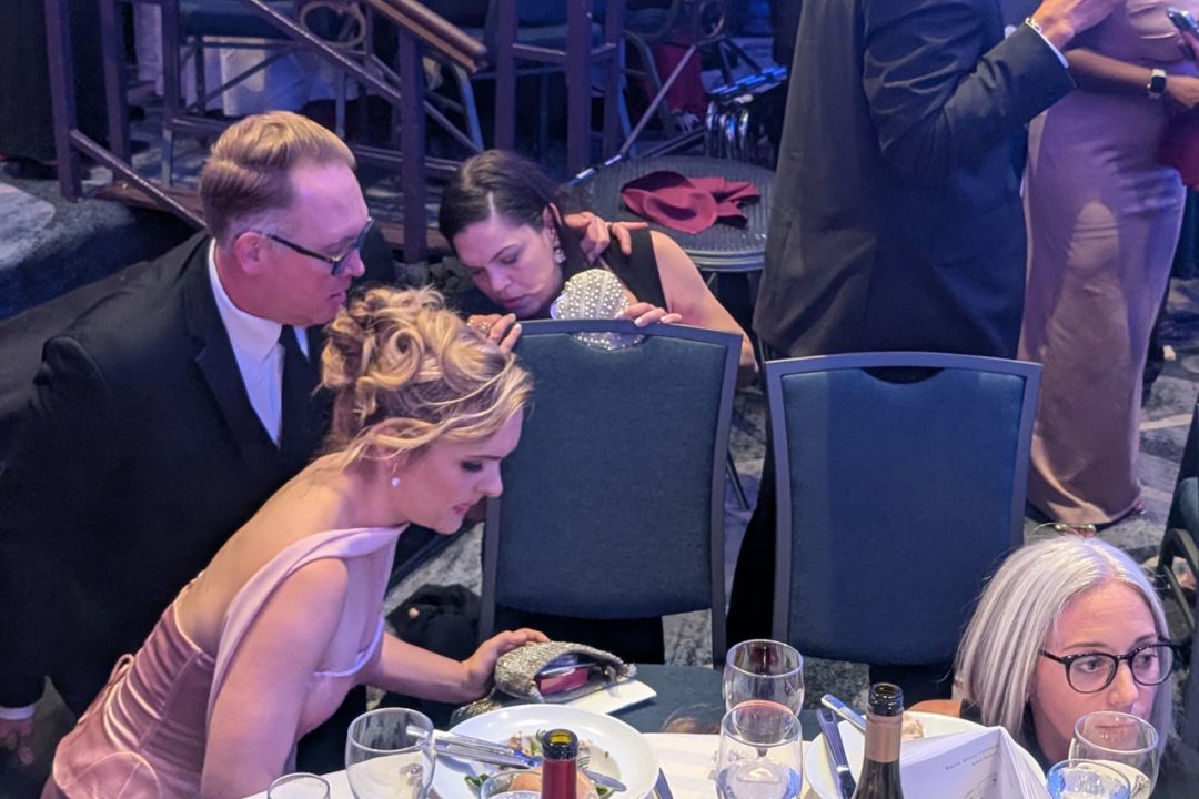 Invitado se hace viral tras tiroteo en cena con Trump