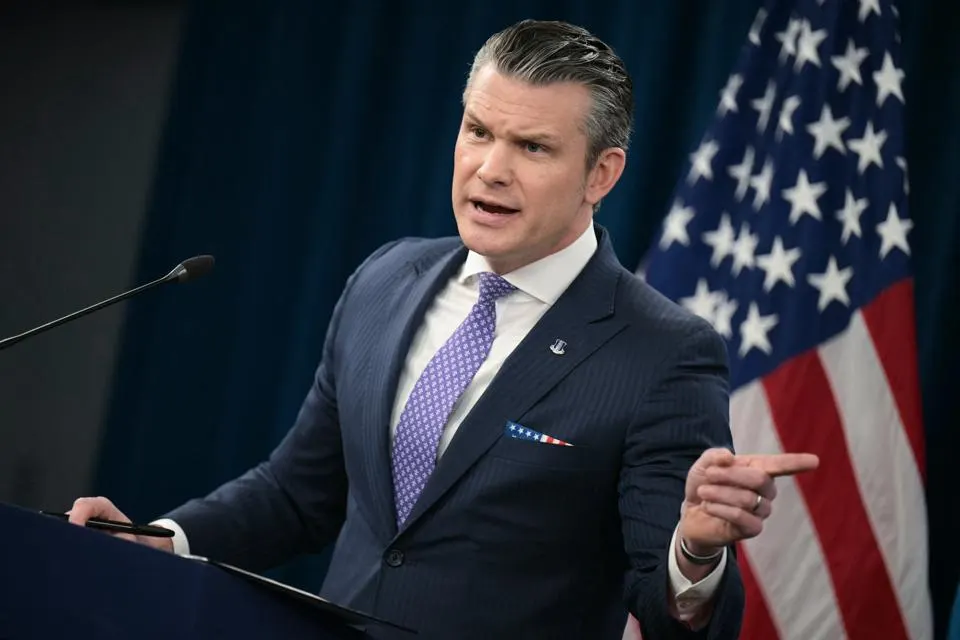 Estas agencias de EU —Salud, Trabajo, EPA— podrían verse presionadas para financiar el presupuesto del Pentágono de Trump de 1.5 billones de dólares