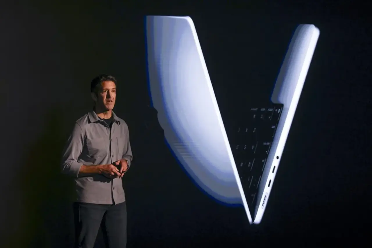 Apple recurre al veterano del hardware Ternus como CEO para suceder a Cook en la era de la IA