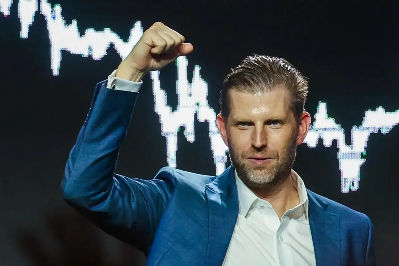 Cómo Eric Trump se enriqueció con Bitcoin mientras hacía perder una fortuna a los inversores