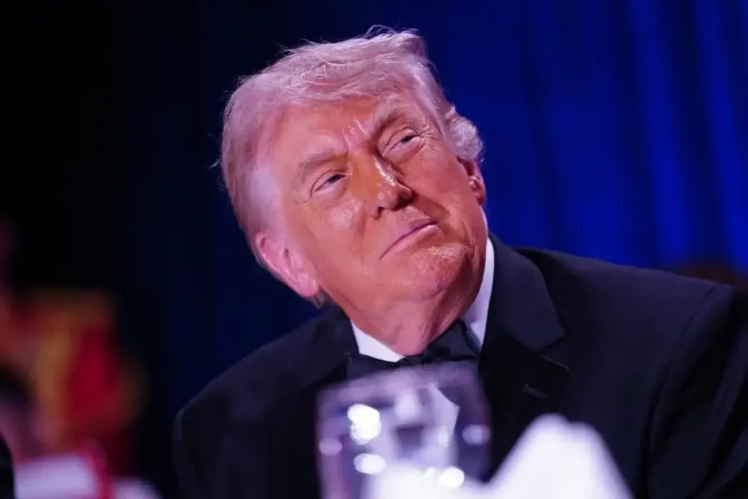 Trump arremete contra entrevistador de ’60 Minutes’ al ser cuestionado sobre autor del tiroteo en la cena de corresponsales
