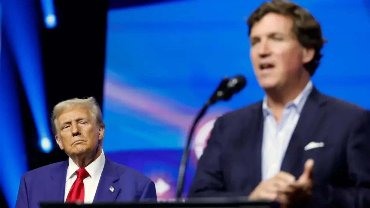 Trump ataca de nuevo a los podcasters mientras se profundiza la división en los medios de comunicación de MAGA por la guerra con Irán y las publicaciones ‘blasfemas’