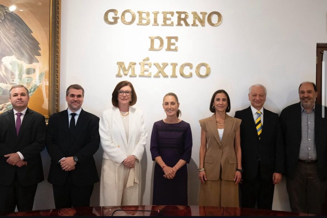 Sheinbaum se reúne con directora de Petrobras para acordar colaboración con Pemex