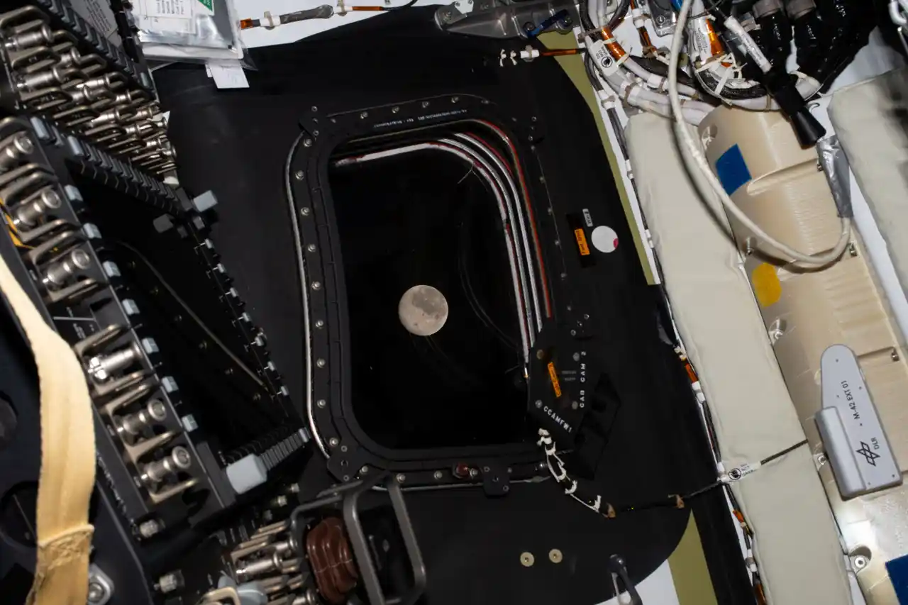 Artemis II alcanza órbita lunar tras más de 50 años de ausencia humana