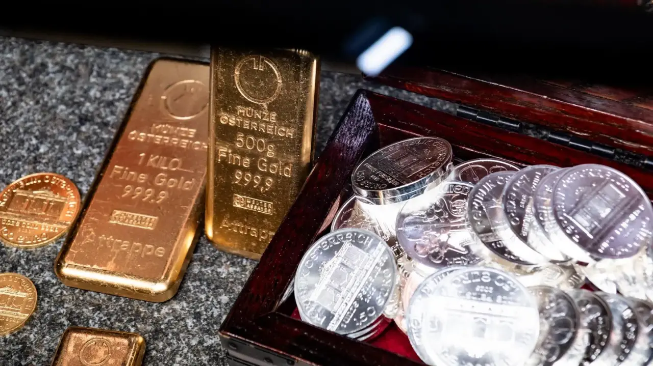 El oro y la plata se desploman después de que Trump prometiera golpear a Irán ‘con extrema dureza’