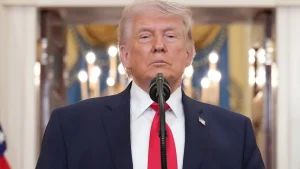 economía-Trump-precios gasolina-republicanos green cards