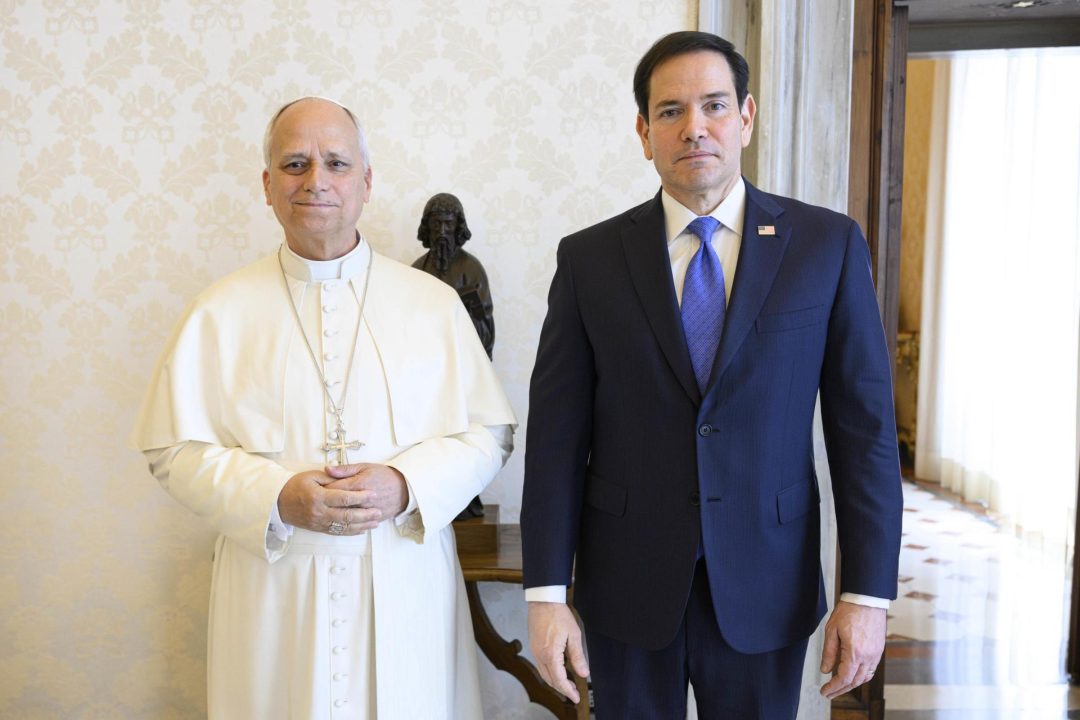 Rubio le dice al Papa que fue ‘genial’ verlo en el Vaticano en medio de tensiones con Trump