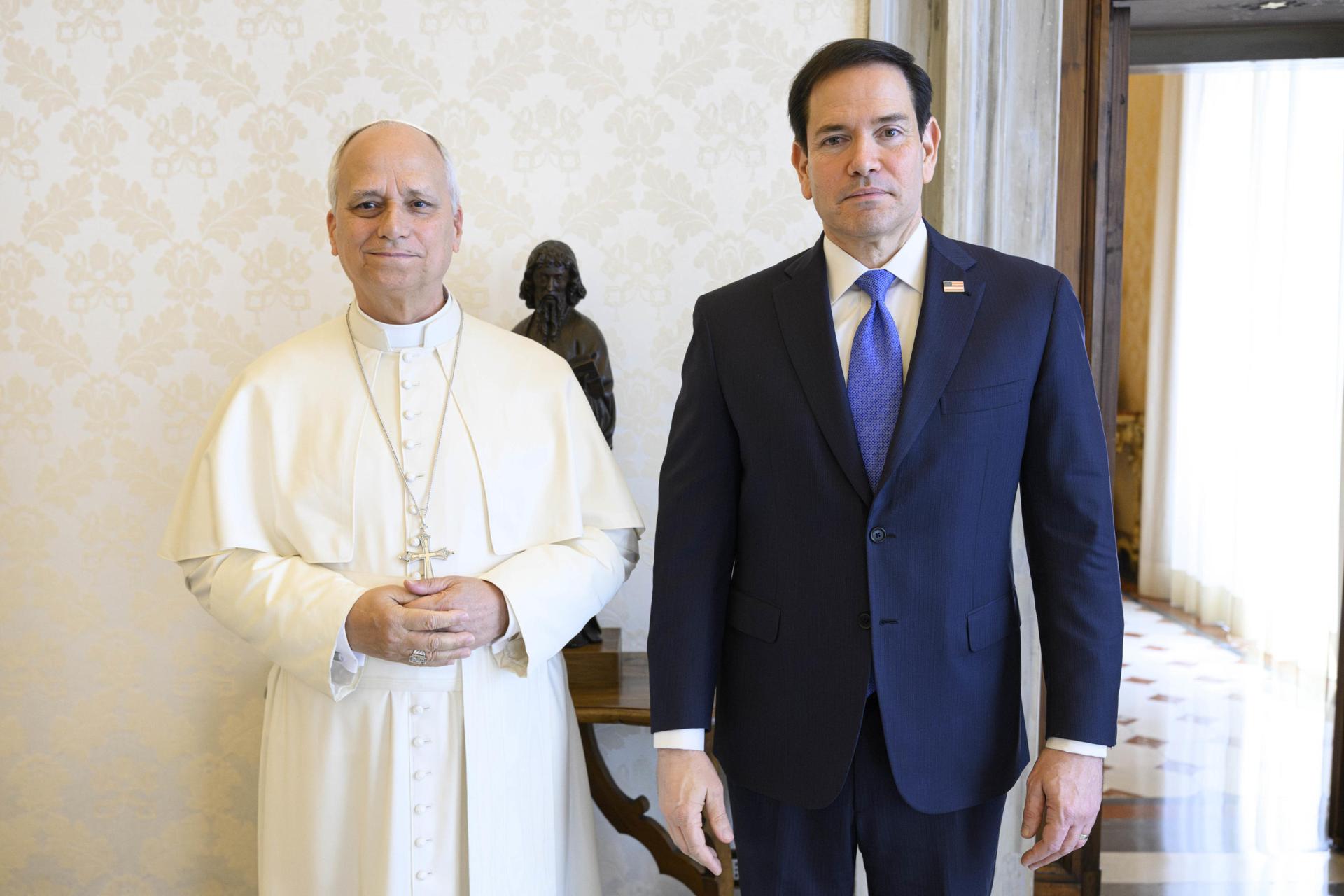 Rubio le dice al Papa que fue ‘genial’ verlo en el Vaticano en medio de tensiones con Trump