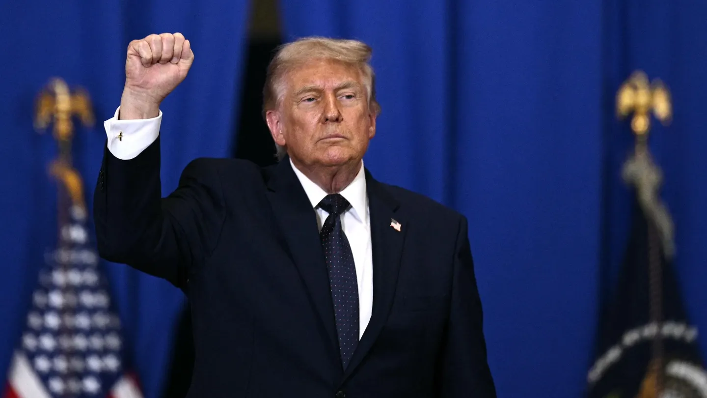Trump publica más imágenes extrañas de IA, dirigidas a Groenlandia, Stephen Colbert y otros
