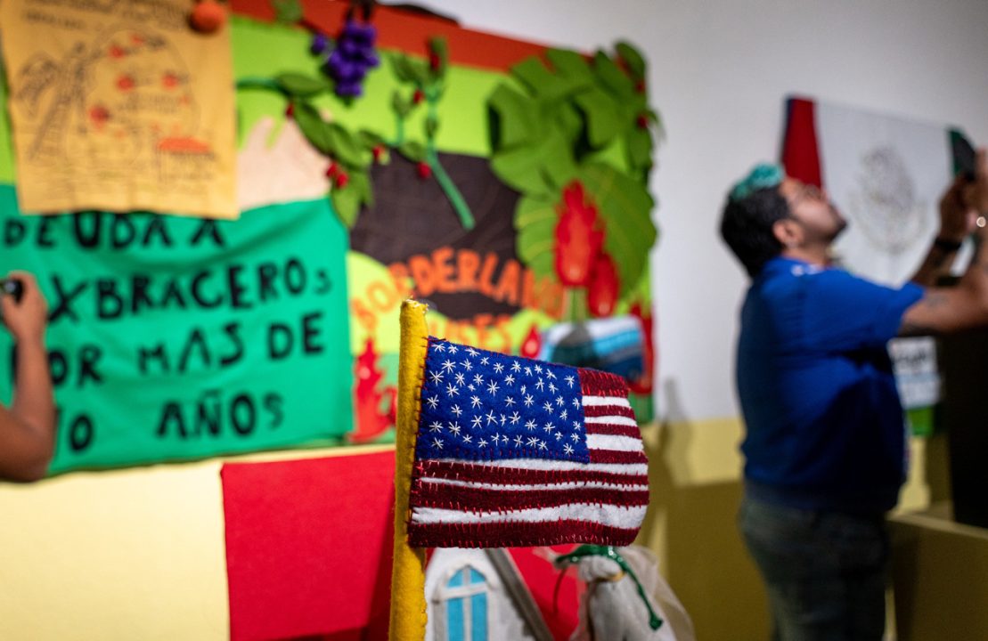 Exposición explora violaciones a derechos humanos de braceros