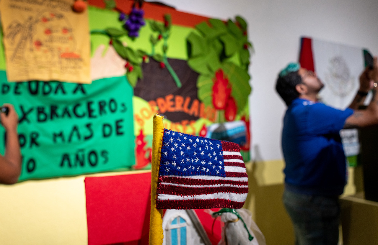 Exposición explora violaciones a derechos humanos de braceros