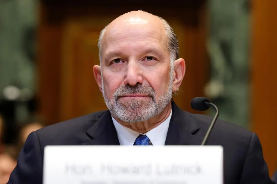 Explicamos los vínculos de Howard Lutnick con Epstein, mientras testifica hoy ante el Congreso