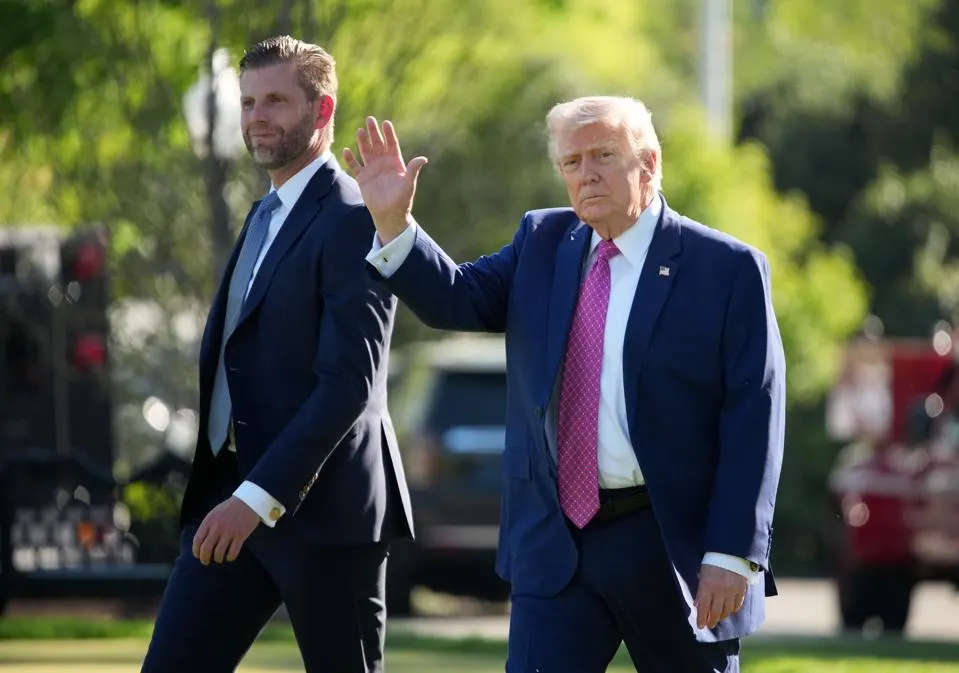 Eric Trump defiende las operaciones bursátiles del presidente en firmas como Nvidia