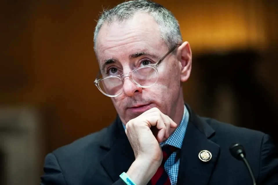 Más republicanos critican el fondo ‘antiarmamento’ de 1,800 mdd de Trump