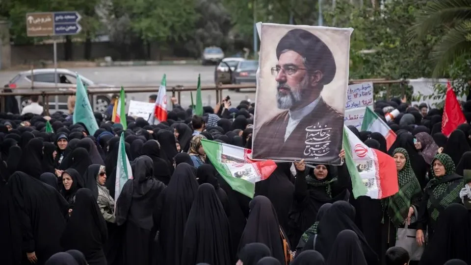 Irán amenaza con represalias tras nuevos ataques, luego de que Trump sugiera avances de paz