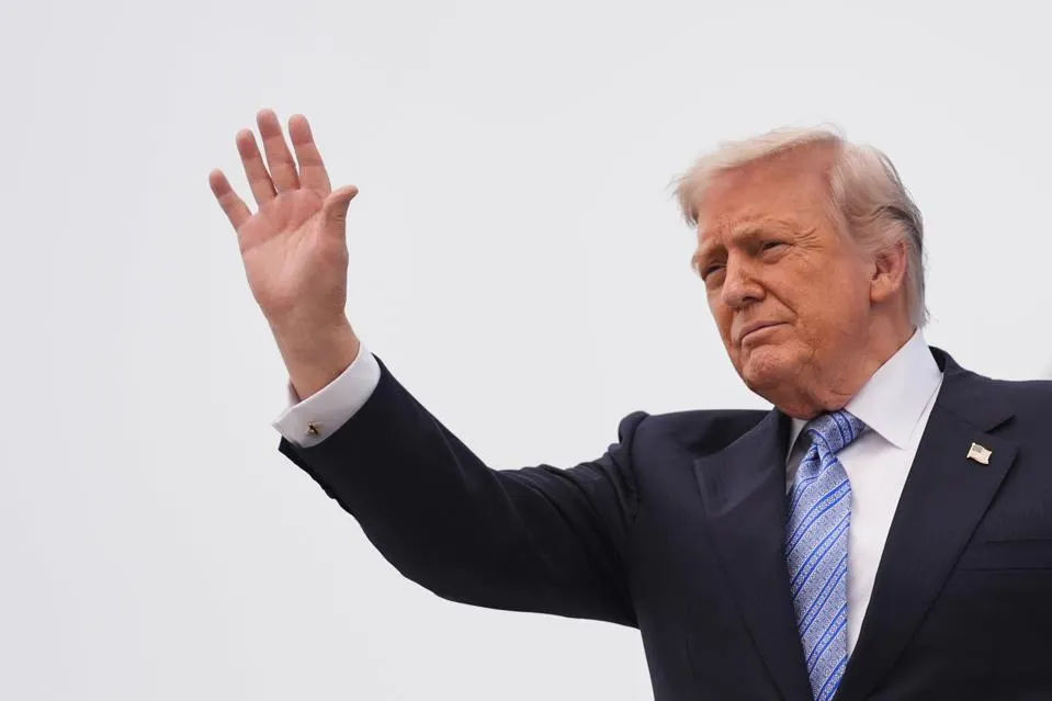 El acuerdo de inmunidad de Trump con el IRS despierta preocupaciones de que se esté concediendo un autoindulto