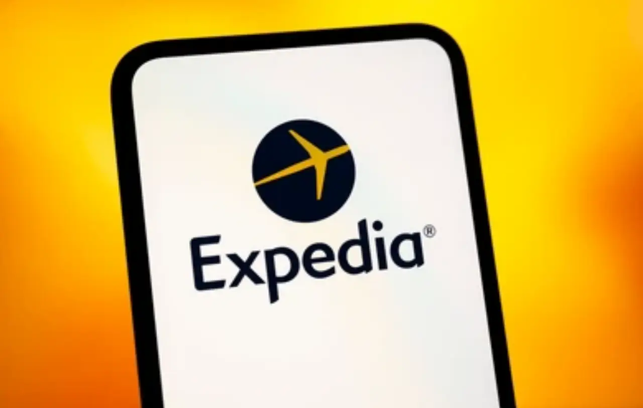 Expedia se desploma tras impacto por conflicto en Medio Oriente y advertencia de viaje a México