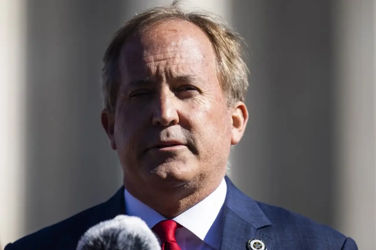 Cinco maneras en que la gran victoria de Paxton en Texas podría volverse en contra de Trump