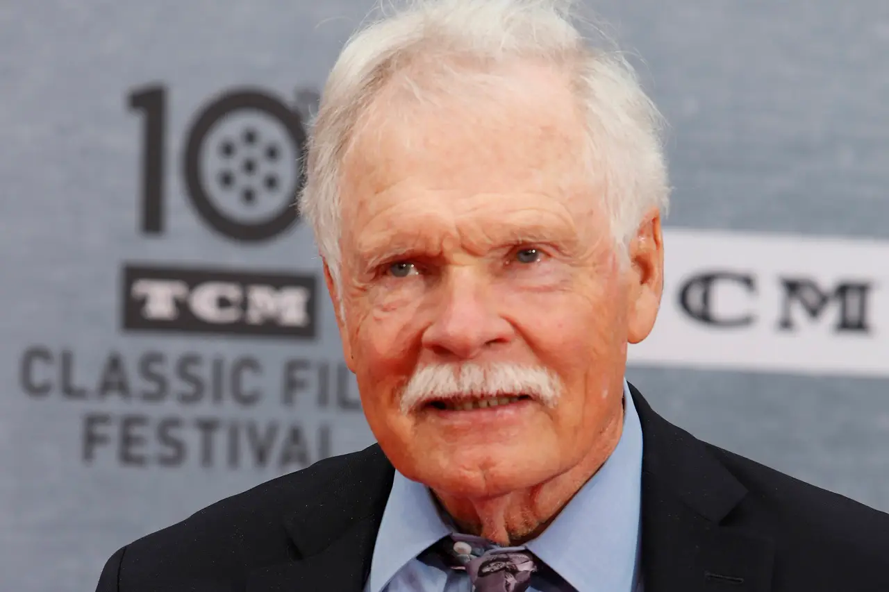 Trump elogia a Ted Turner, fundador de CNN, y carga contra la cadena por volverse ‘woke’