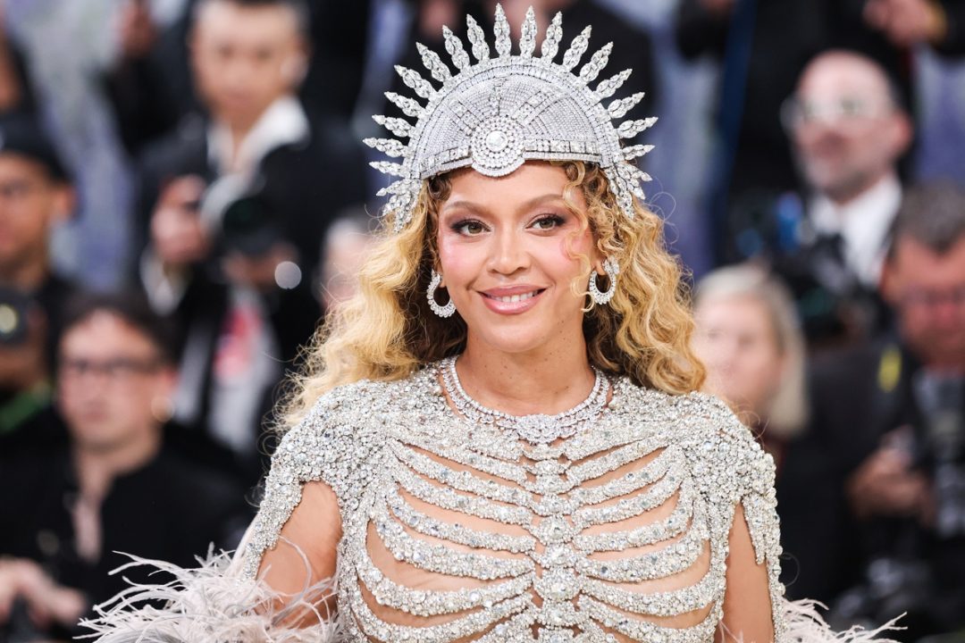 Met Gala recauda 42 mdd, pero joyas de Beyoncé sumaron más