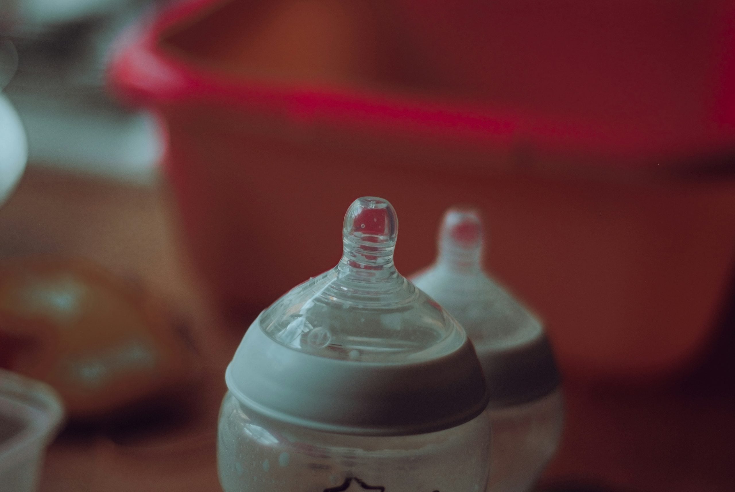 Nestlé y Danone se enfrentan a un nuevo escrutinio por retiro de leche de fórmula infantil