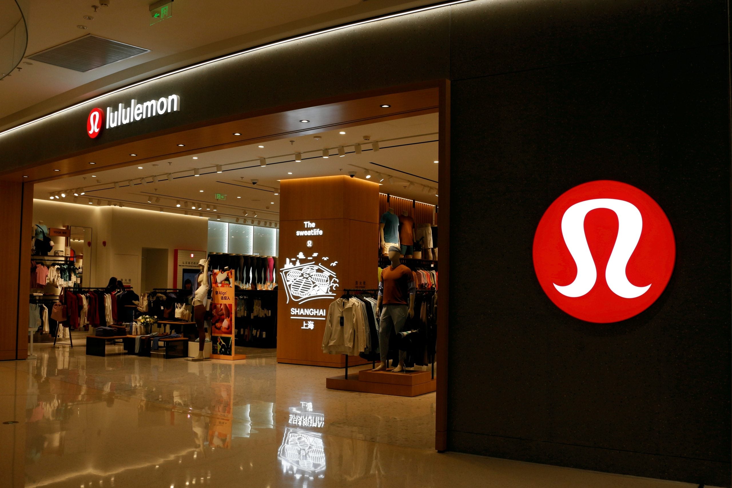 Lululemon termina la batalla por poder con el fundador Chip Wilson