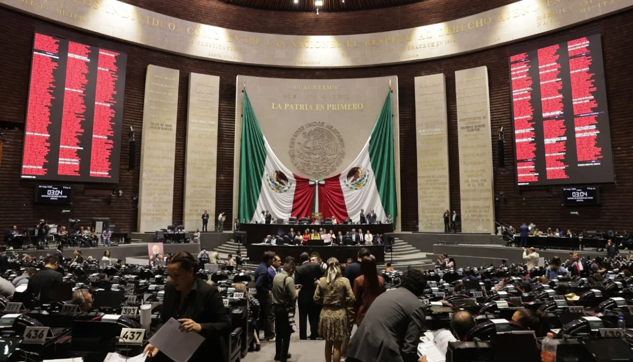 Diputados aprueban aplazar elección judicial a 2028, con reserva para reelección de magistrados