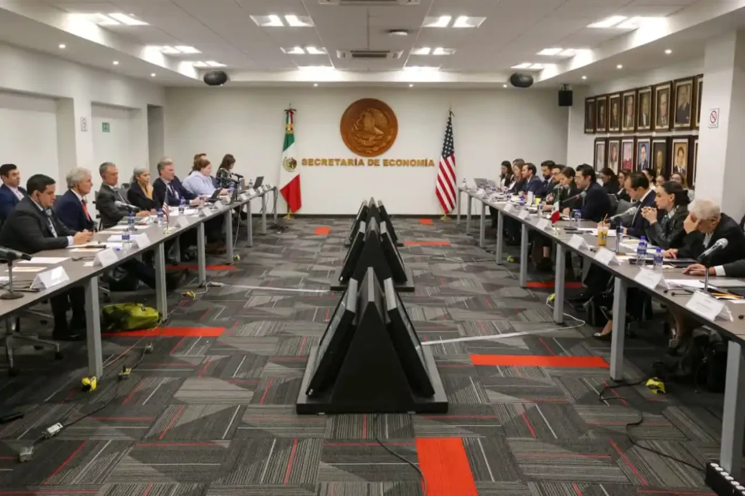 EU y México reanudan revisión del TMEC mientras Trump impone nuevo arancel a Canadá