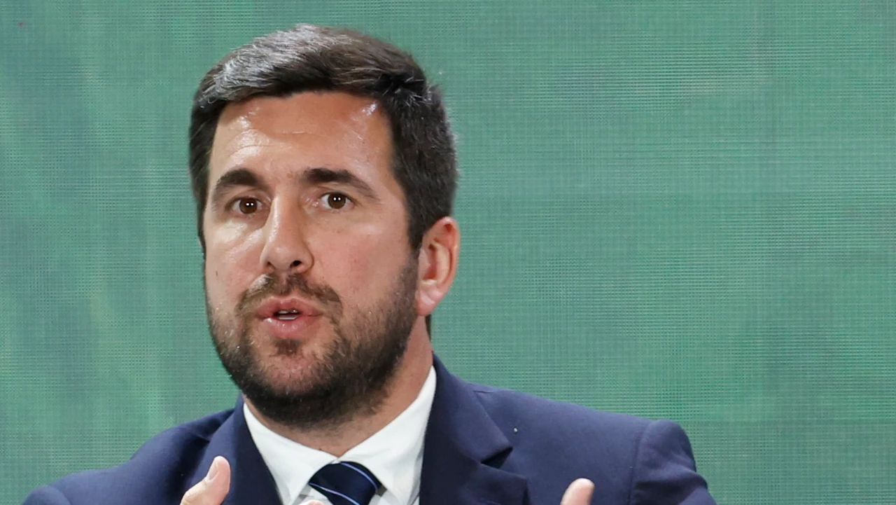 Enrique Riquelme oficializa su candidatura a la presidencia del Real Madrid