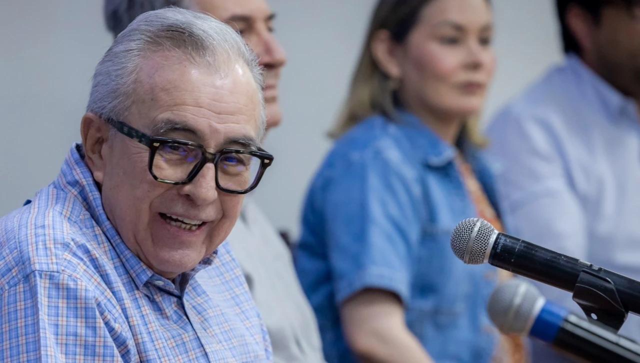 UIF confirma bloqueo a cuentas de Rocha Moya y funcionarios de Sinaloa acusados de narcotráfico por EU