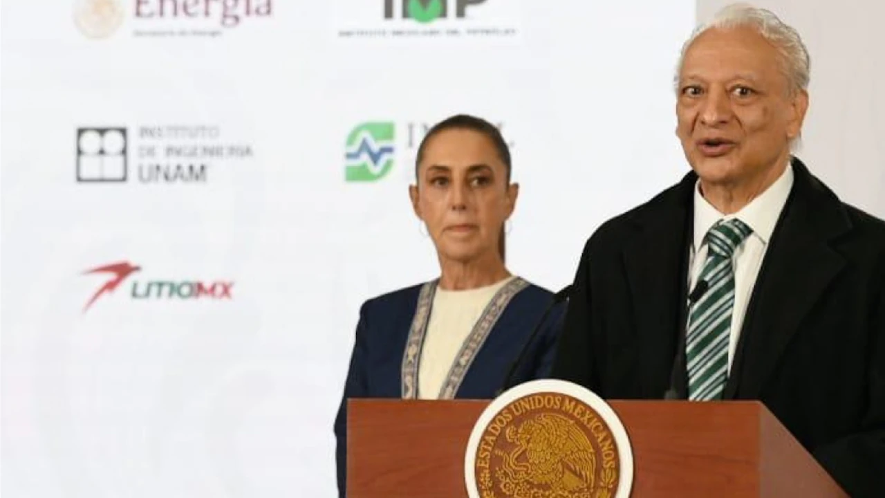 Niega Sheinbaum que salida del director de Pemex haya sido por incidentes en refinerías o derrames