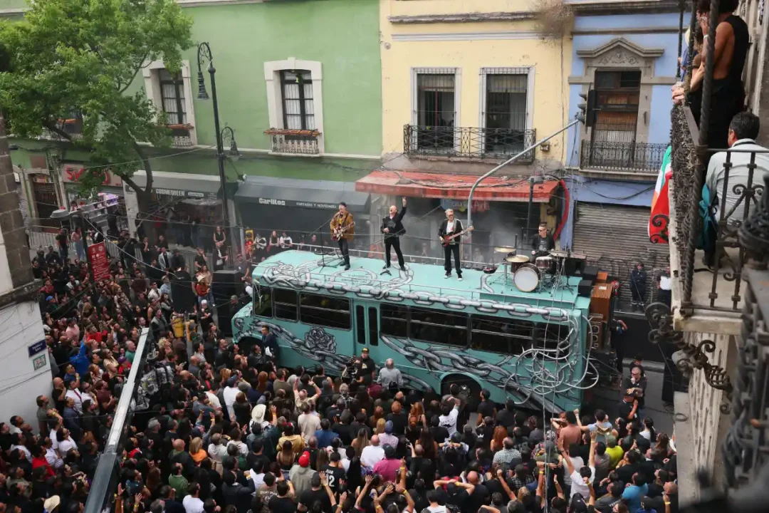 U2 convierte calles de la CDMX en escenario de videoclip