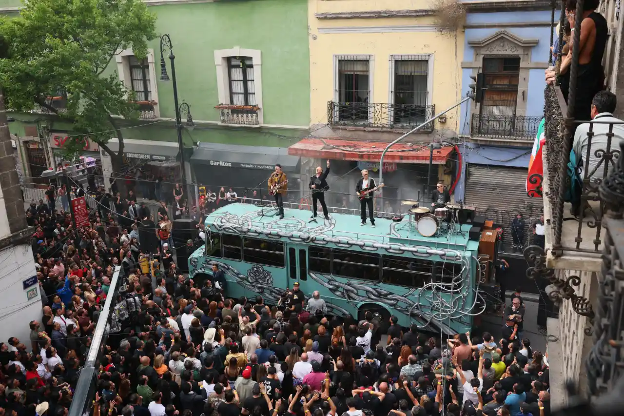 U2 convierte calles de la CDMX en escenario de videoclip