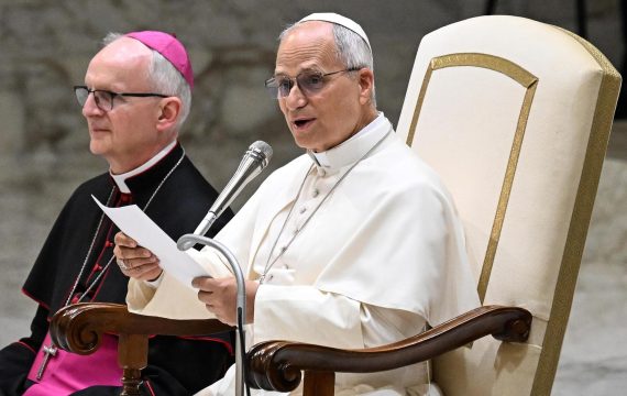papa León Monserrat Alvarado