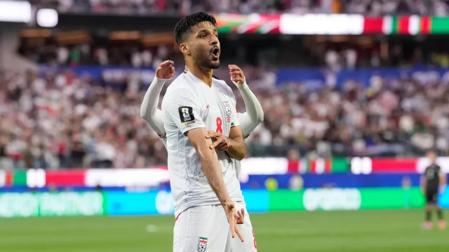 Mohammad Mohebbi, de Irán, celebra tras marcar el segundo gol de su equipo durante el partido del Grupo G de fútbol de la Copa del Mundo entre Irán y Nueva Zelanda en Inglewood, California.Menos Copyright 2026 The Associated Press. Todos los derechos reservados.