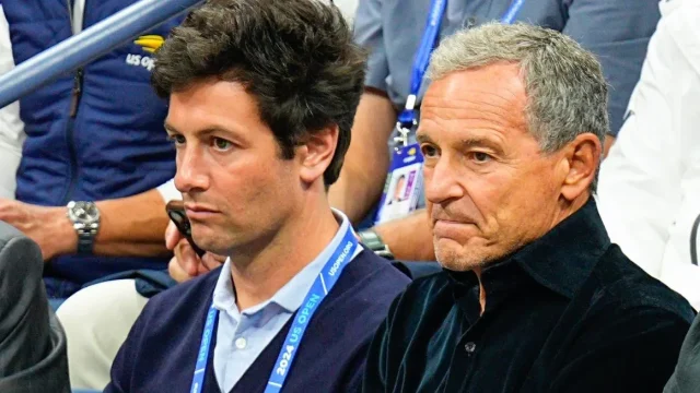 Joshua Kushner y Bob Igera aparecen en la foto tomada el décimo día del Campeonato Abierto de Tenis de Estados Unidos 2025 en el Centro Nacional de Tenis USTA Billie Jean King. Imágenes GC