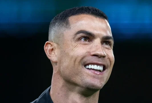 En lo más alto de la tabla: Cristiano Ronaldo es el deportista mejor pagado del mundo, con unos ingresos de 300 millones de dólares en los últimos 12 meses, y ahora tiene un patrimonio neto estimado en 1.200 millones de dólares. Tim Clayton/Getty Images