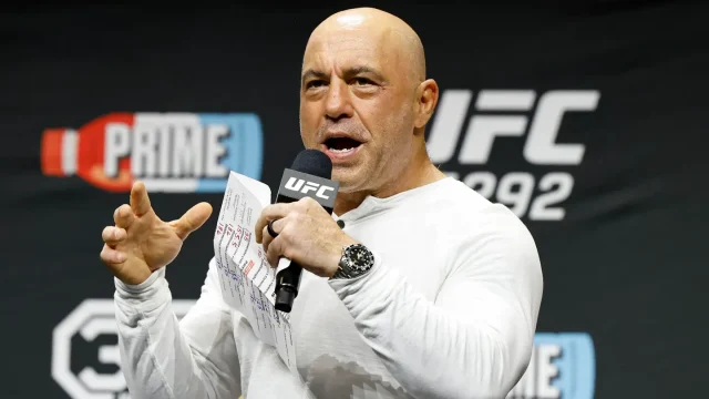 Joe Rogan presenta el popular pódcast "Joe Rogan Experience". (Foto AP/Gregory Payan