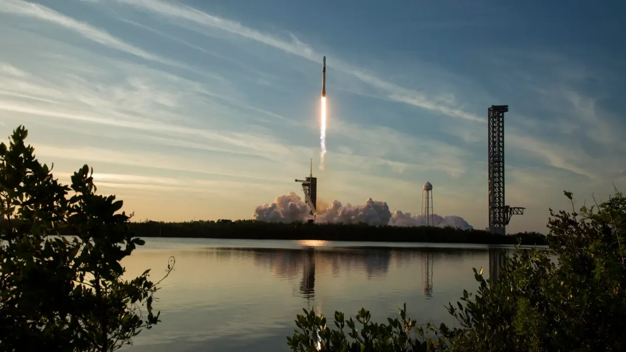 Caída de acciones de SpaceX borra 620,000 mdd